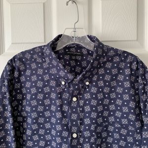 Long sleeve banana republic print shirt.